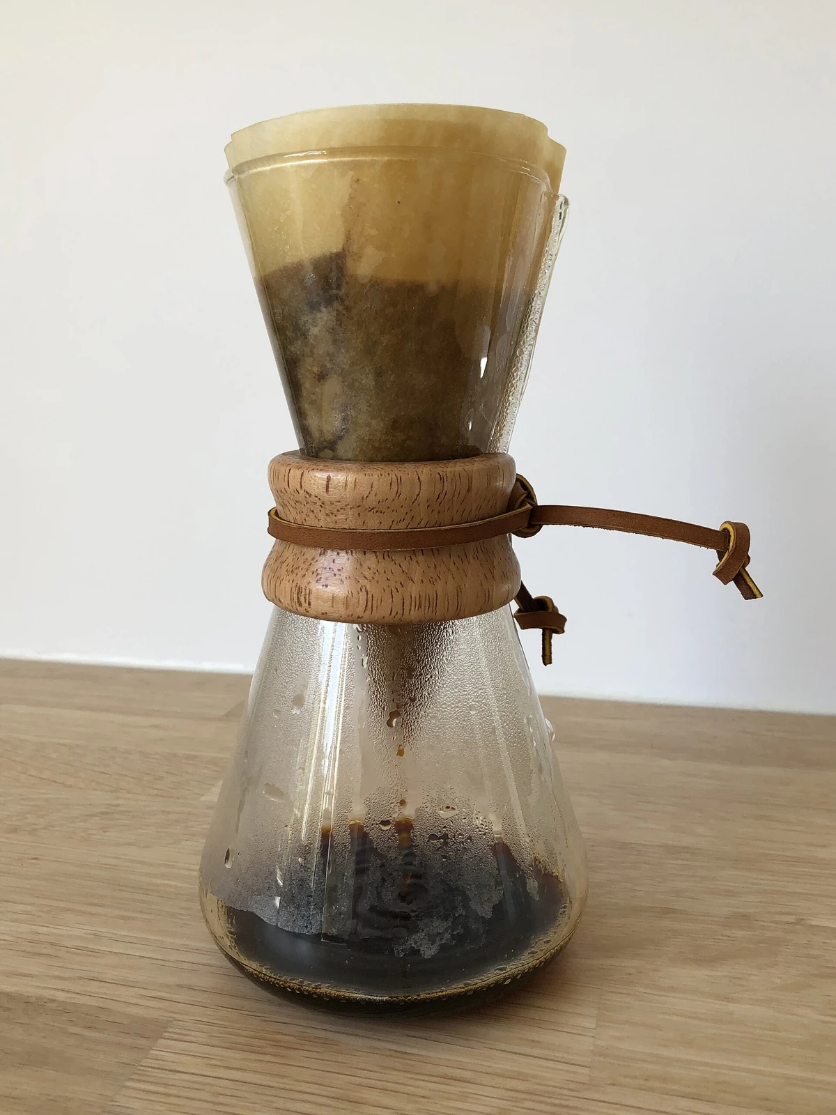 Chemex coffeemaker with filter.jpg