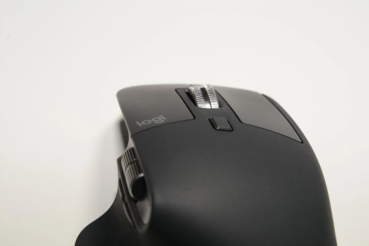 Logitech MX Master 3S HS05.jpg